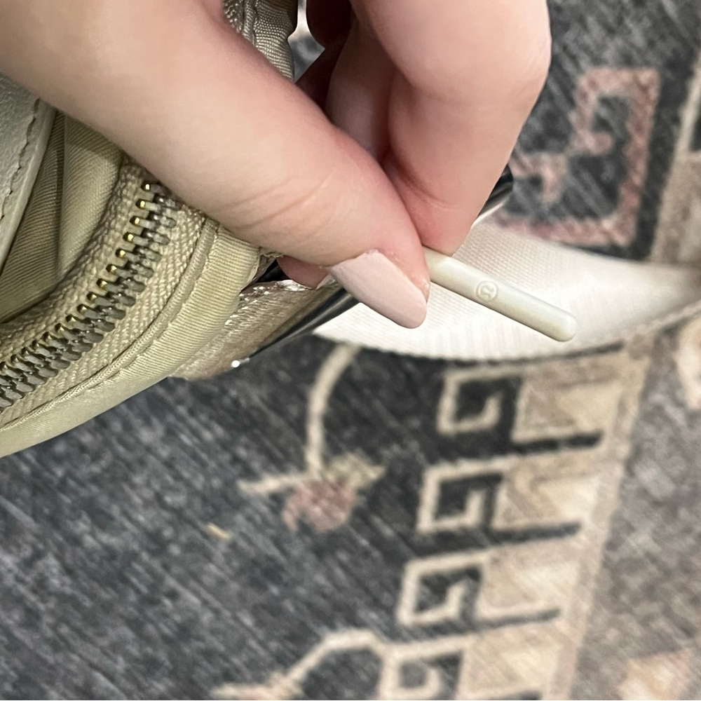 Lululemon Beige Crossbody Bag - Picture 3 of 6